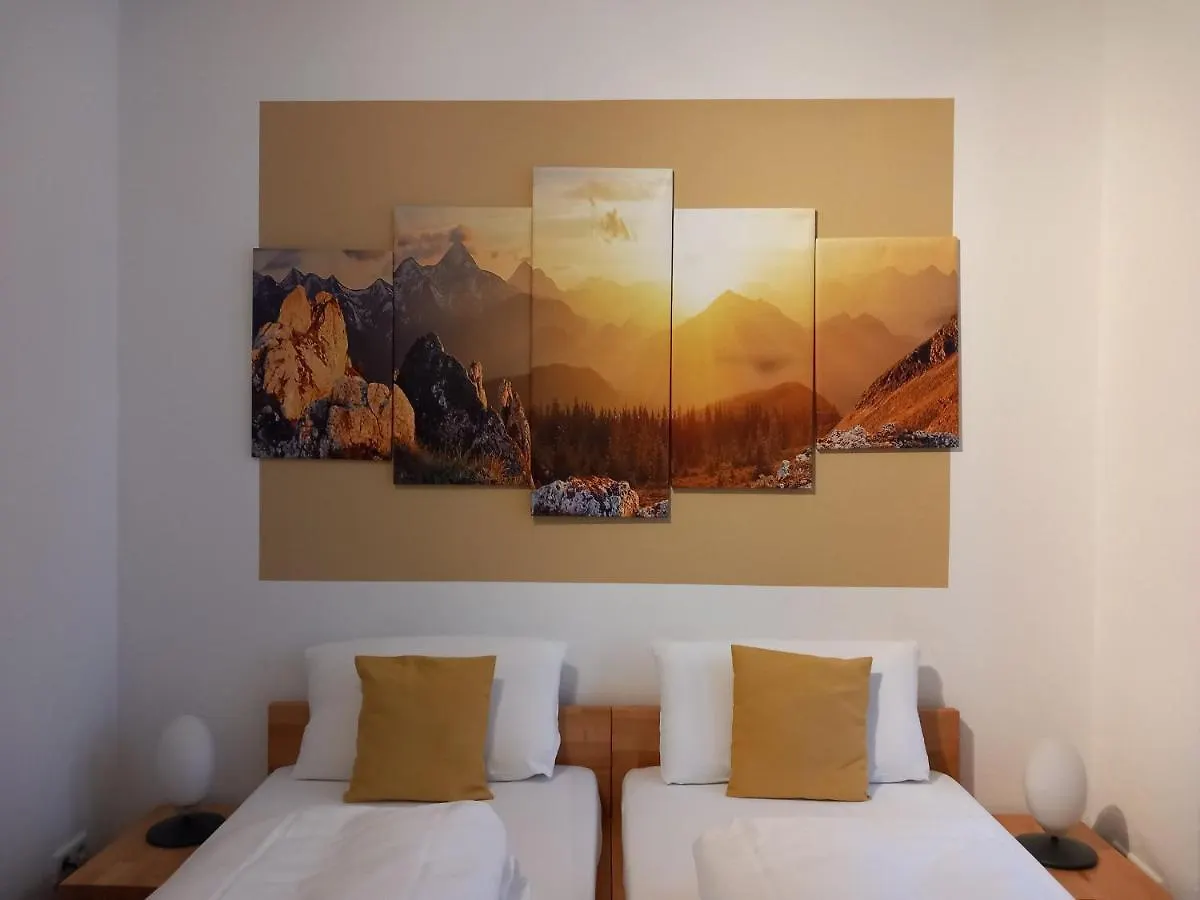 Hotel Karolinger Düsseldorf 2*,  Deutschland